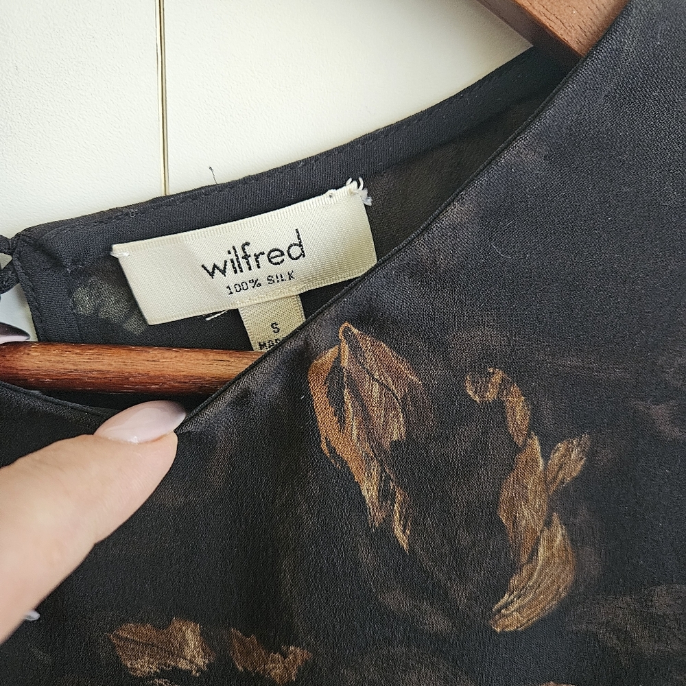 WILFRED 100% Silk Short Sleeve Blouse Size Small Aritzia - Picture 3 of 9